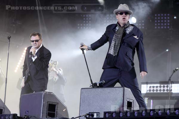 MADNESS - 2010-09-11 - LA COURNEUVE - Parc Departemental - Grande Scene - Graham McPherson - Cathal Joseph Patrick Smyth